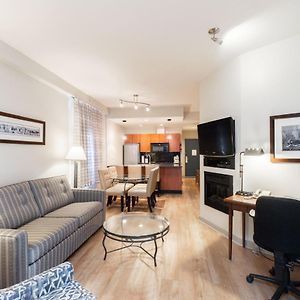 Suite à 2 Chambres à Coucher